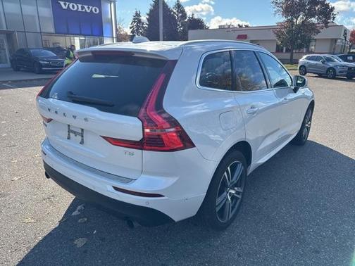 2018 Volvo XC60 T5 Momentum