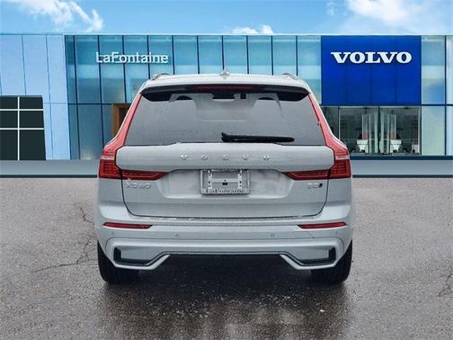 2025 Volvo XC60 B5 Plus