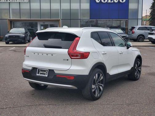 Crystal White 2023 Volvo XC40 B5 Plus Bright Theme