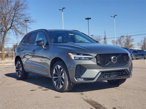 2026 Volvo XC60 B5 Plus