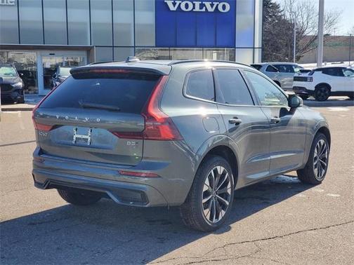 2026 Volvo XC60 B5 Plus