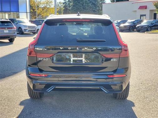 2026 Volvo XC60 B5 Plus