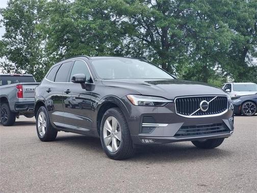 2022 Volvo XC60 B5 Momentum