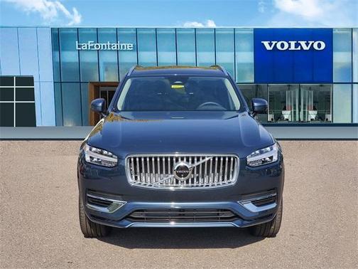 2025 Volvo XC90 Plug-In Hybrid T8 Plus 7-Seater