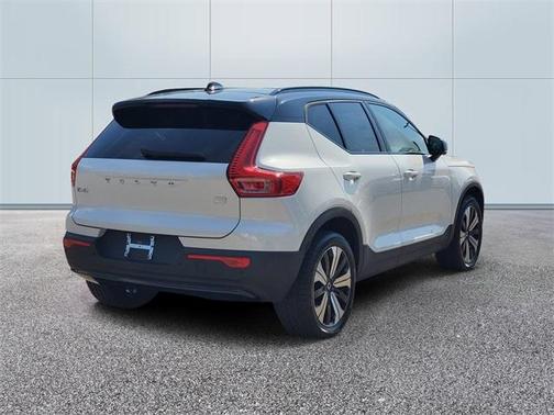 2023 Volvo XC40 Recharge Pure Electric Twin Plus