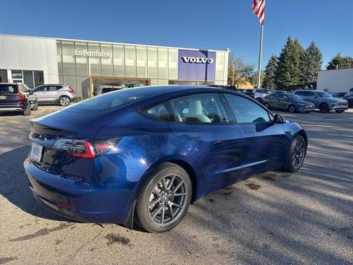 2022 Tesla Model 3 Base