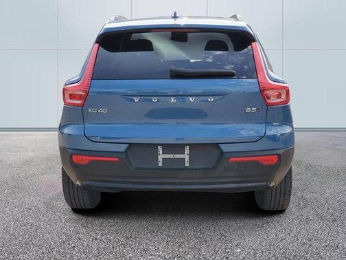 Fjord Blue Metallic 2025 Volvo XC40 B5 Plus Dark Theme