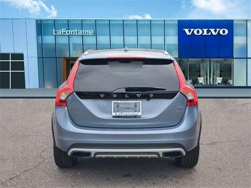 2018 Volvo V60 Cross Country T5 Platinum