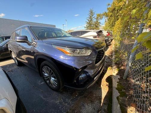 2022 Toyota Highlander Platinum