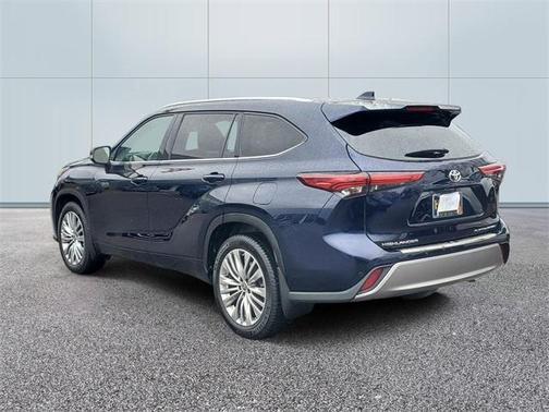 2022 Toyota Highlander Platinum