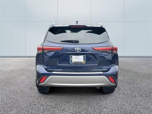 2022 Toyota Highlander Platinum