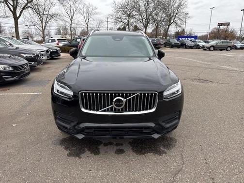 2023 Volvo XC90 B5 Core