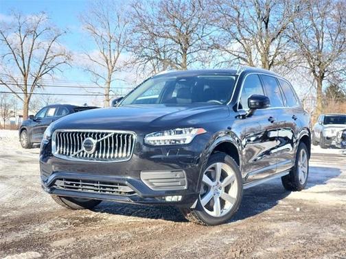 2023 Volvo XC90 B5 Core