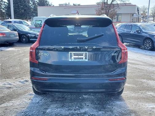 2023 Volvo XC90 B5 Core