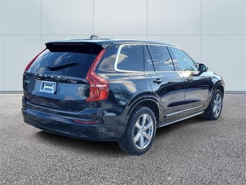2023 Volvo XC90 B5 Core