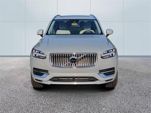 2025 Volvo XC90 Plug-In Hybrid T8 Plus 7-Seater