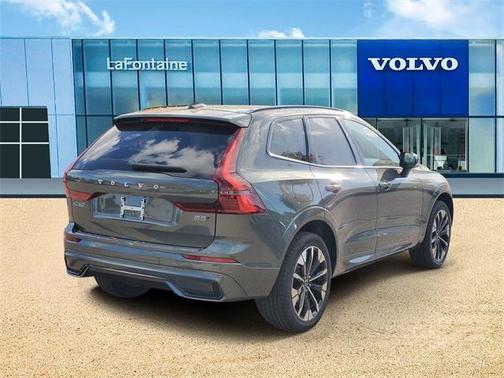 2026 Volvo XC60 B5 Plus