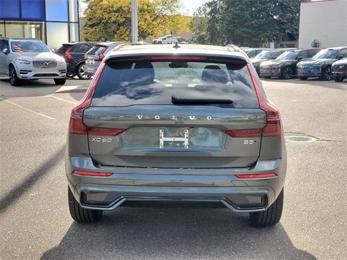 2026 Volvo XC60 B5 Plus