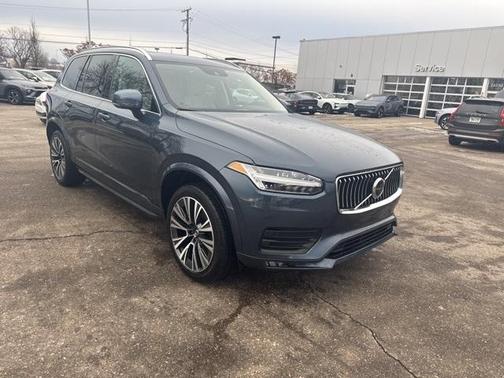2021 Volvo XC90 T5 Momentum 7 Passenger