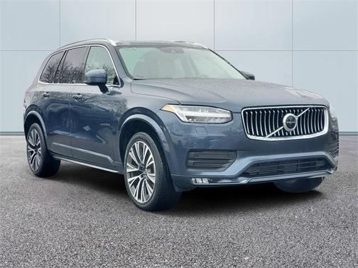 2021 Volvo XC90 T5 Momentum 7 Passenger