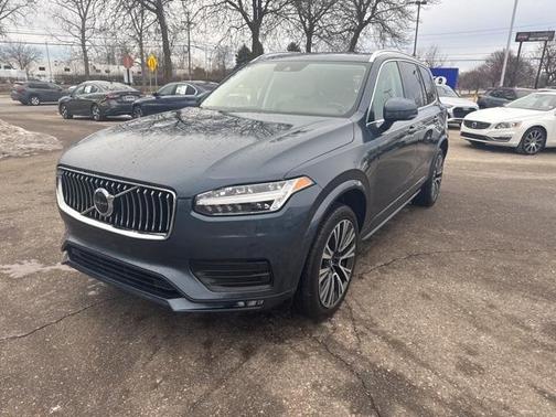 2021 Volvo XC90 T5 Momentum 7 Passenger