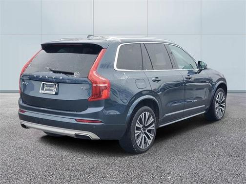 2021 Volvo XC90 T5 Momentum 7 Passenger