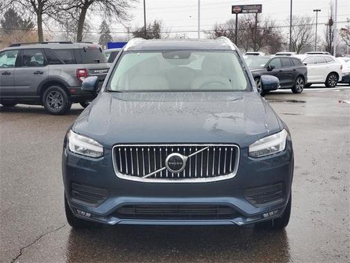 2021 Volvo XC90 T5 Momentum 7 Passenger