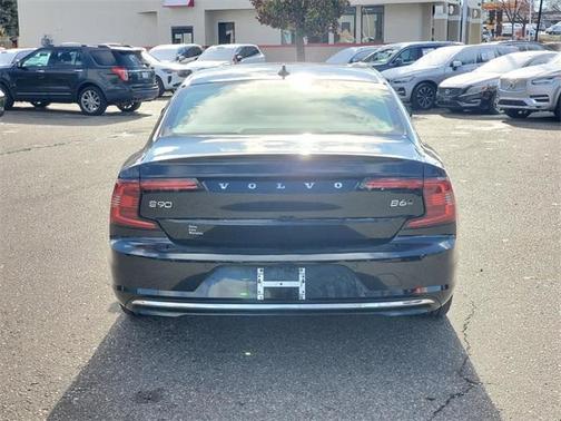 2022 Volvo S90 B6 Inscription