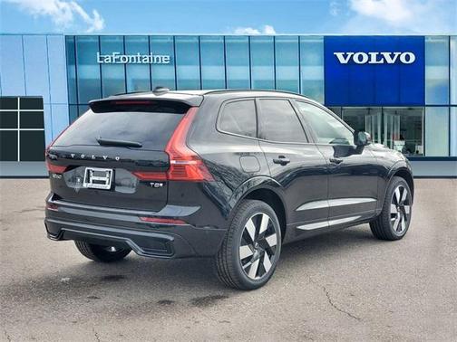 2025 Volvo XC60 Plug-In Hybrid T8 Plus