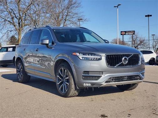 2019 Volvo XC90 T6 Momentum