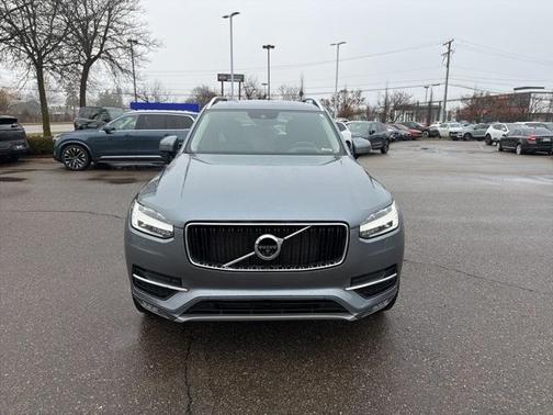 2019 Volvo XC90 T6 Momentum