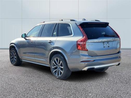 2019 Volvo XC90 T6 Momentum