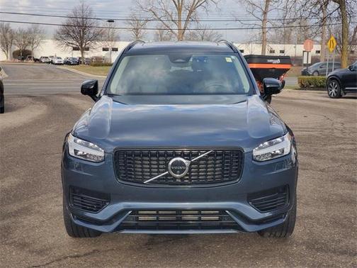 2023 Volvo XC90 Recharge Plug-In Hybrid T8 Plus Dark Theme 7 Passenger