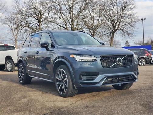 2023 Volvo XC90 Recharge Plug-In Hybrid T8 Plus Dark Theme 7 Passenger