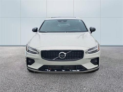 2021 Volvo S60 T5 R-Design