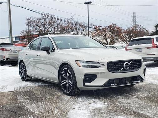 2021 Volvo S60 T5 R-Design