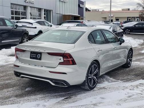 2021 Volvo S60 T5 R-Design