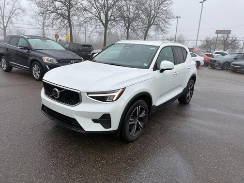 2023 Volvo XC40 B5 Core