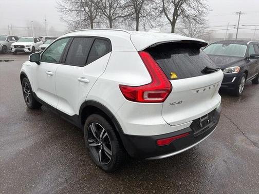 2023 Volvo XC40 B5 Core