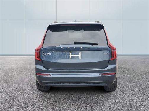 2026 Volvo XC90 B6 Ultra Dark Theme 7-Seater