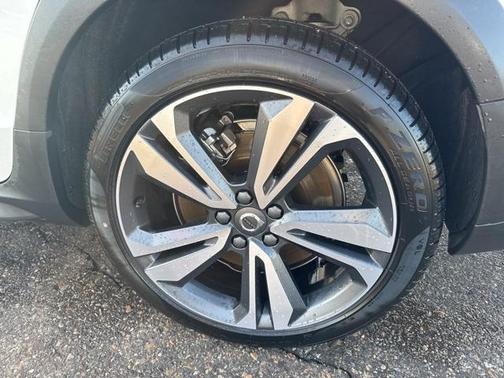 2025 Volvo V60 Cross Country B5 Plus