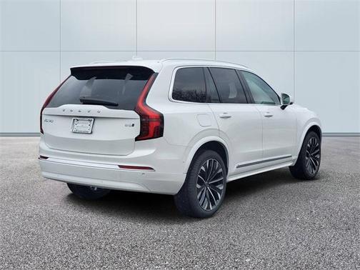 2025 Volvo XC90 B6 Plus 7-Seater