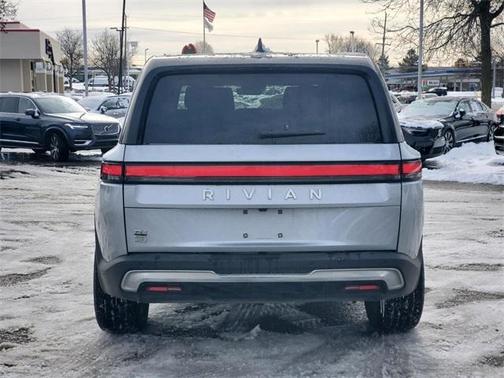 2024 Rivian R1S Adventure