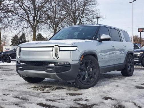 2024 Rivian R1S Adventure