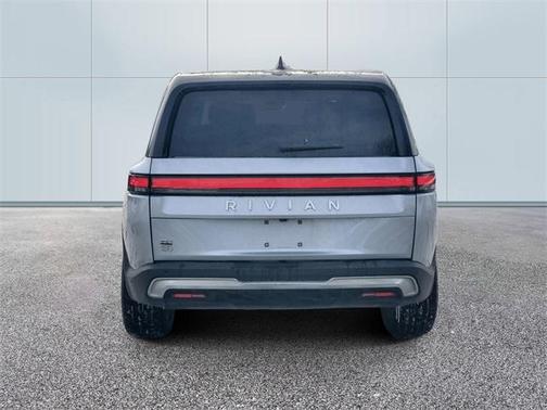2024 Rivian R1S Adventure