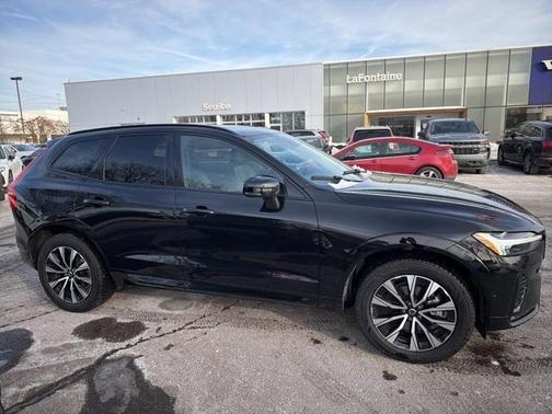 2024 Volvo XC60 B5 Plus Dark Theme