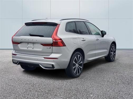 2025 Volvo XC60 B5 Plus
