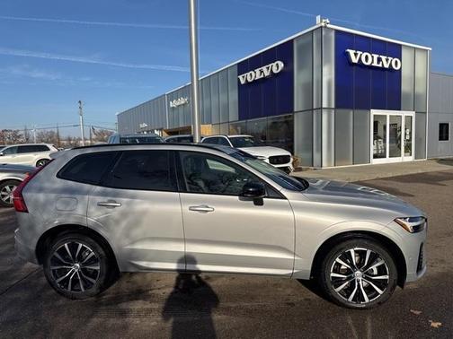 2025 Volvo XC60 B5 Plus