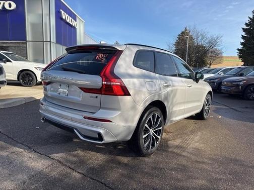 2025 Volvo XC60 B5 Plus