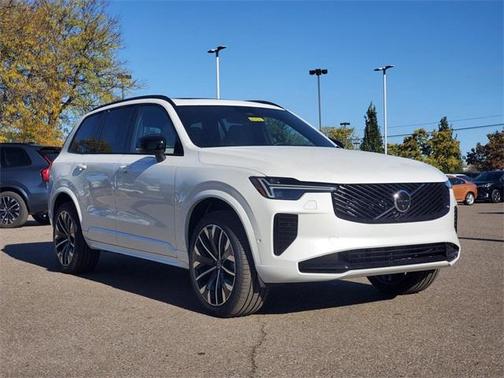 2026 Volvo XC90 B6 Ultra Dark Theme 7-Seater